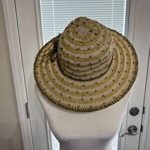 Green & White Hat NWOT